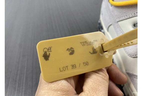 O-W DJ0950-109 39 Nike Low Dunk Lot 0306